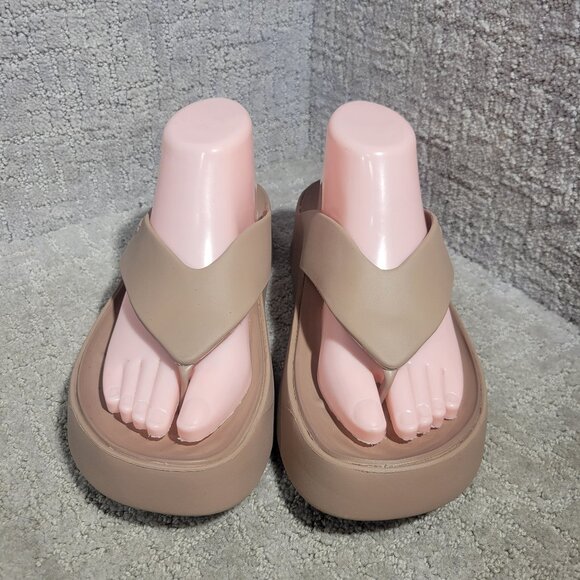 Crocs Getaway Women’s Size 11 US Tan Platform Flip Flop Sandals 209410 - Picture 2 of 12